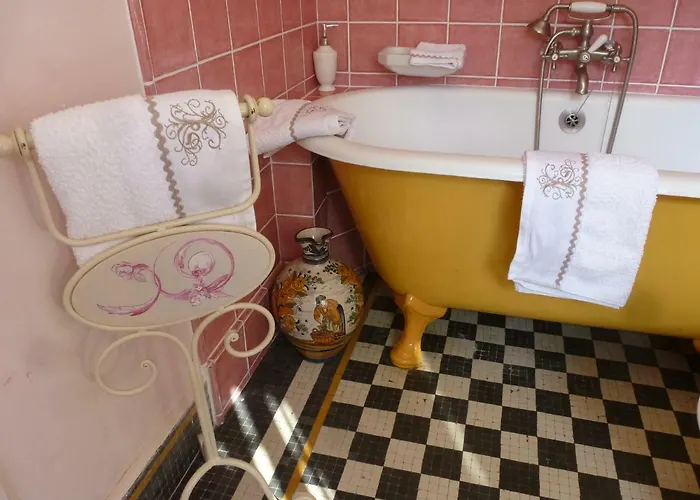 La Croix Basque Bed & Breakfast