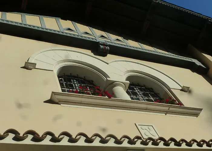 La Croix Basque Bed & Breakfast